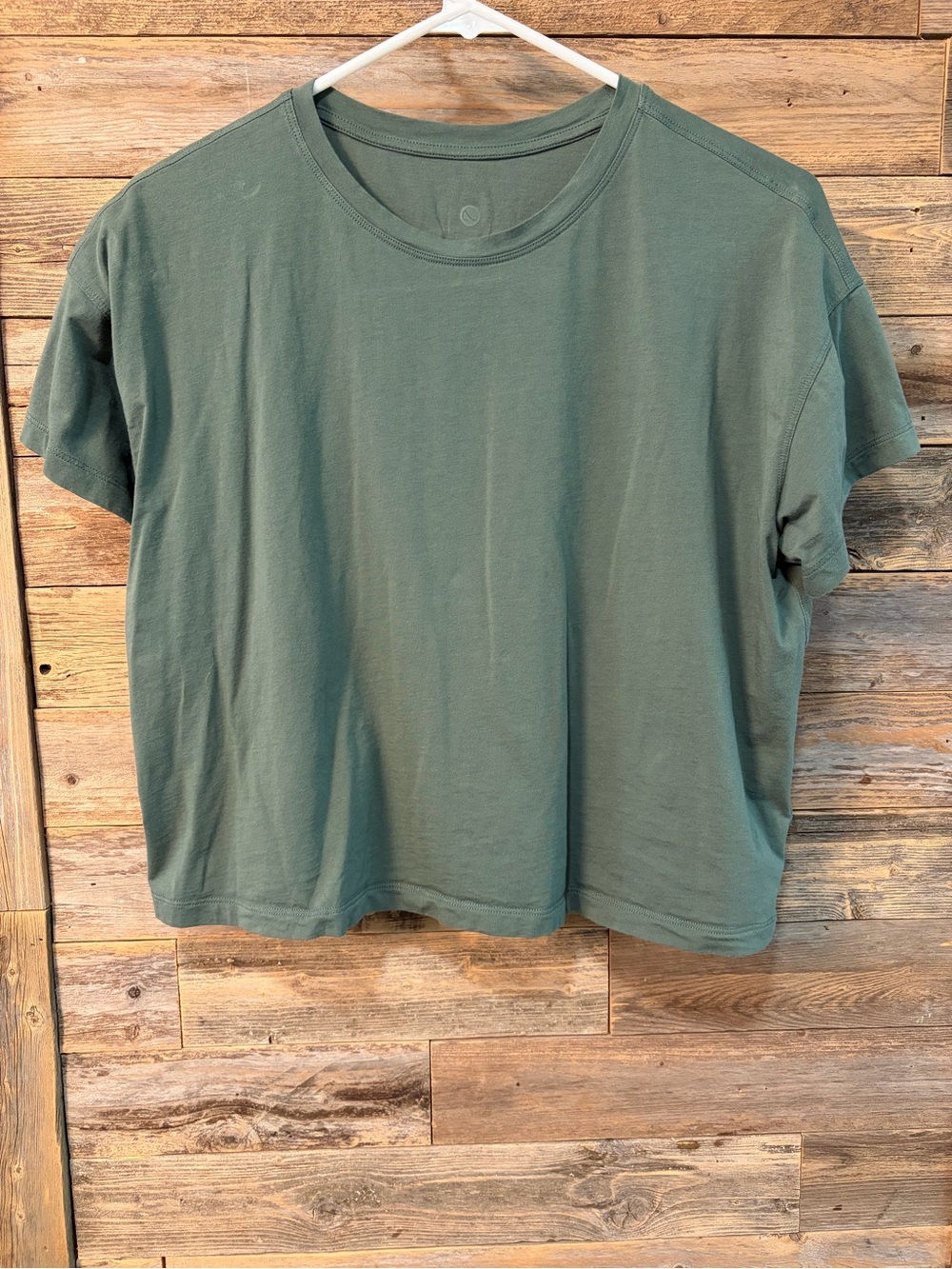 CRZ YOGA Short Sleeve Crewneck Tee in Olive Green* - size L